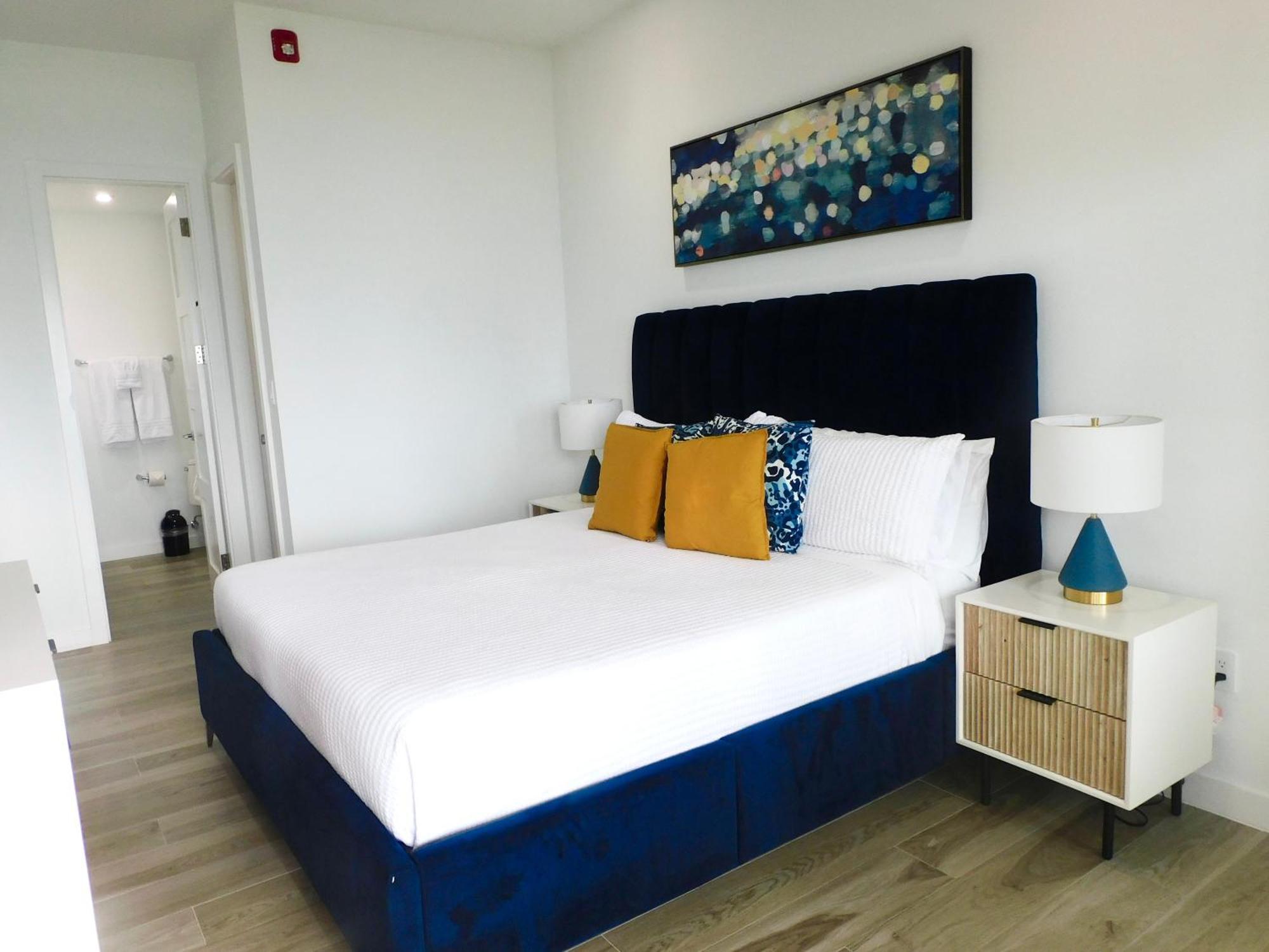 Luxury Ocean Front Seadreams 2 With 7 Mile Beach Views West Bay Extérieur photo